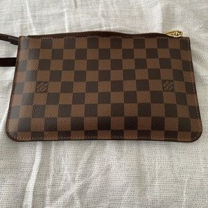 Authentic Louis Vuitton Neverfull Damier Pouch.